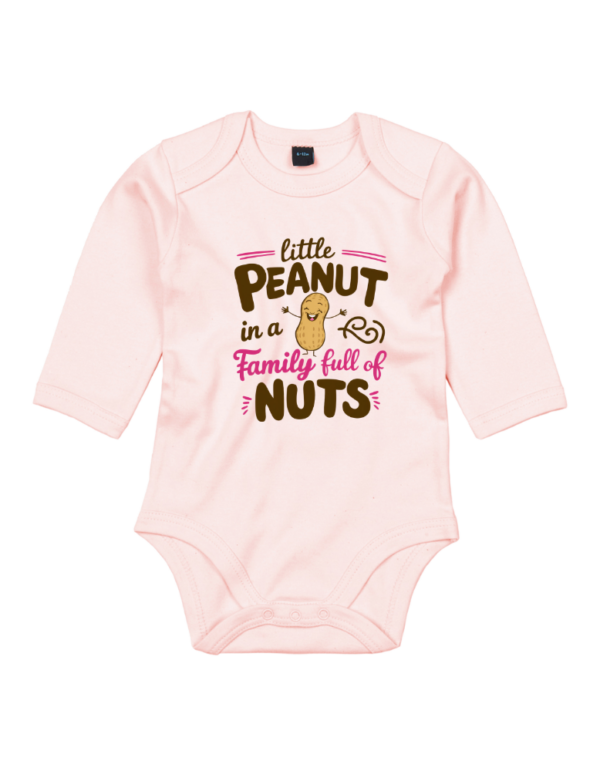 Little Peanut in a family full of nuts - Bild 5